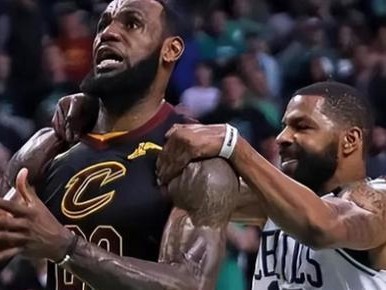 NBA历史上最具爆炸力的球员斗殴排行榜（揭秘谁是NBA打架史上的霸主，回顾经典战斗场面）