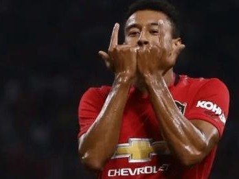 桑乔足球过人技巧分析（揭秘桑乔独特的足球过人绝技）