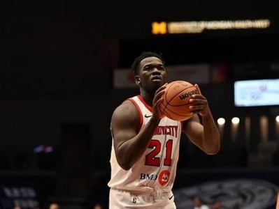 NBA季后赛最强得分手排行榜——探寻得分高手的荣耀（揭秘历届季后赛得分手中最出色的球员及其统治力）