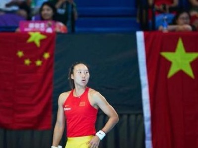 足球演员化妆技巧大全（打造完美的足球角色妆容，）