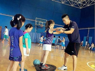 幼儿篮球防守训练的重要性（从小培养孩子的篮球防守意识与技能）