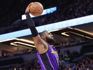 2015年NBA单挑实力排行榜（揭秘当年最具单挑实力的NBA球员，他们谁才是真正的单挑王者？）
