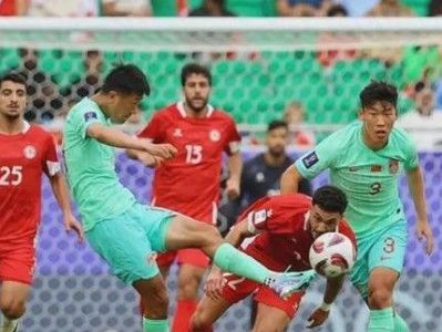 篮球停球后的双手抢球技巧（提高篮球运球技术、加强防守能力的关键）
