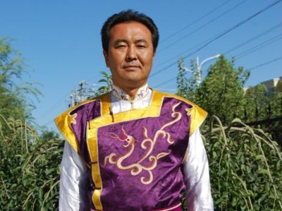 锡伯族美女游泳换气技巧（锡伯族美女游泳换气技巧实用指南）