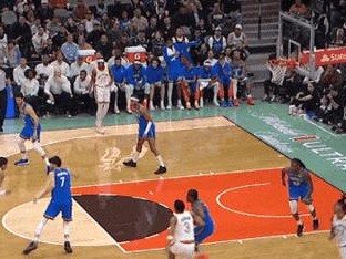 篮球绕后防守的基本站立姿势解析（掌握正确站姿，提升篮球绕后防守效果）