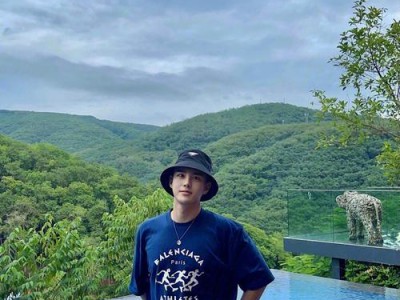 游泳模特男穿搭技巧分享（展示完美曲线的关键）