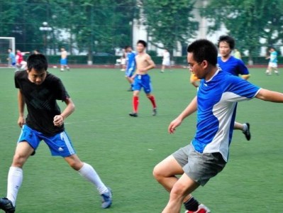 如何轻松过人（从零基础到过人高手，教你掌握足球技巧的关键）