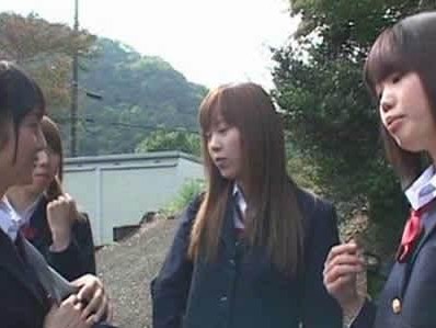 小学生学习游泳的技巧（培养小学生游泳能力的关键技巧）
