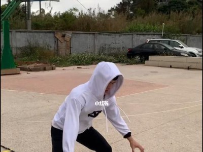如何提升篮球防守的脚步技巧（掌握正确的脚步技巧，成为出色的篮球防守者）