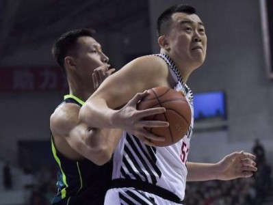 打篮球中的防守骚扰策略（如何运用掌控力在比赛中带来优势）