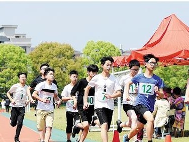 掌握气排球单手垫球的技巧（高效运用单手垫球，提升气排球水平）