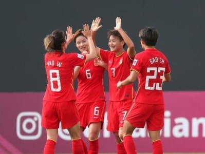 揭秘美国女足在世界杯赛场上的辉煌历史（探索美国女足破纪录的关键因素及对未来的影响力）