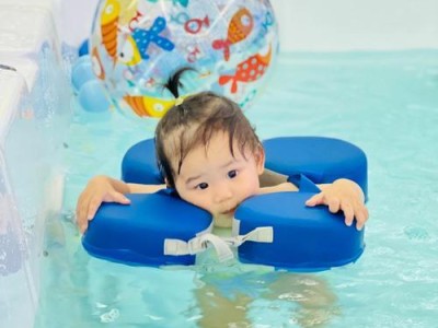让一岁宝宝轻松学会游泳（以游泳技巧提升幼儿早期发展潜力）