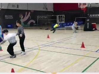 篮球防守训练假人教学设计（提高篮球防守技巧的有效方法）