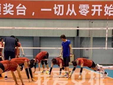 掌握排球技巧下三路动作要领，提升比赛表现（助你打造精准攻击，实现团队胜利）
