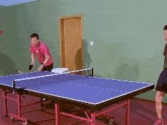 乒乓球发球方法和技巧（小朋友的乒乓球发球练习指南）