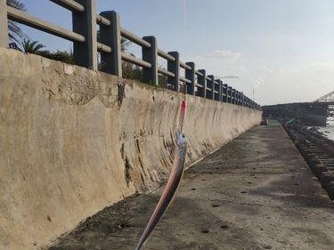 用路亚在干净的河里钓鱼的技巧与经验（享受自然、体验乐趣、掌握技巧，成为河钓高手）