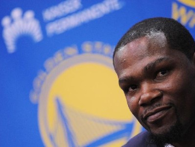 NBA百大球星排行榜（探索现役球员在百大球星排行榜中的位置，揭示他们的卓越成就）