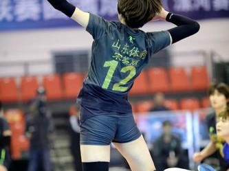 以排球女生扣球上步挥臂动作要领（掌握正确动作关键，提升扣球技术水平）
