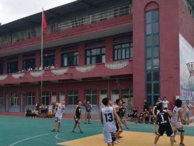 高中篮球赛5v5防守站位的重要性（战胜对手的关键在于站位选择和团队配合）