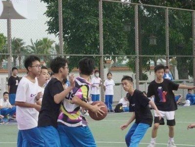 女生篮球比赛中的防守之道(揭秘女生篮球比赛中的精彩防守动作)
