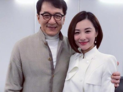 掌握排球单臂大回环的技巧与要领（提升技术水平，精进回环技巧）
