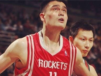 亚洲十大NBA球员排行榜（揭秘亚洲篮球界的超级巨星，他们的辉煌和传奇）