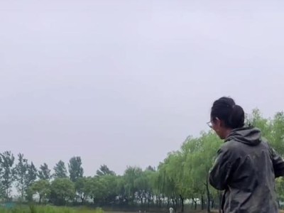 下雨天钓鱼的好处及技巧（探究雨天对路亚钓鱼的影响以及应对策略）