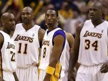 NBA超级巨星绝杀时刻排行榜（探究NBA历史上最激动人心的绝杀时刻，英雄们战胜时间的刹那永存）