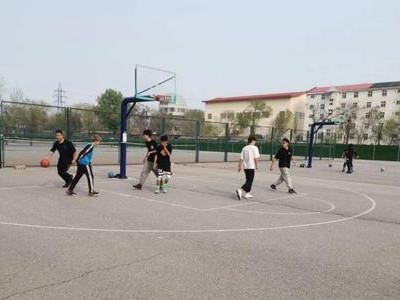 宿舍篮球训练（如何在有限空间内提升篮球防守能力）