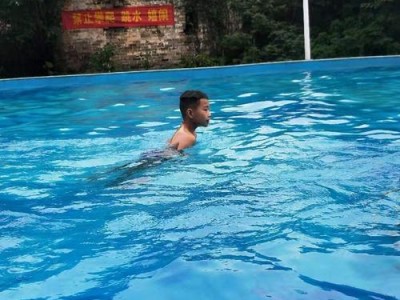 江湖人游泳技巧（畅游江湖，水上自由之道）
