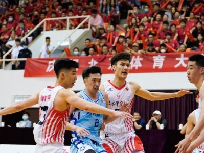 篮球场外防守卡位犯规的影响与应对措施（探析篮球场外防守卡位犯规的危害，提出有效的防范对策）