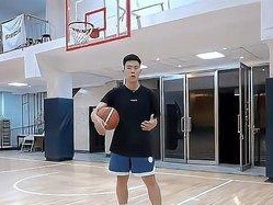 如何提升篮球防守技巧（以防守练习为主的篮球技巧教学）