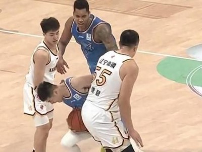 提升篮球边锋防守意识的关键技巧（打造坚不可摧的防守阵线，以防守征服对手）