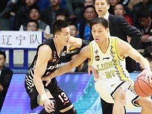 篮球防守技巧之摆好位置，打造华丽防守（掌握关键，让对手无可奈何）